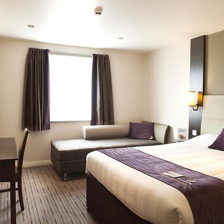 Premier Inn 머티르티드필 외부 사진