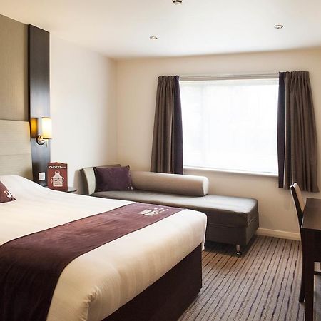 Premier Inn 머티르티드필 외부 사진