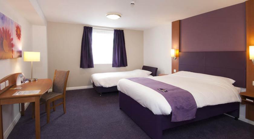 Premier Inn 머티르티드필 외부 사진
