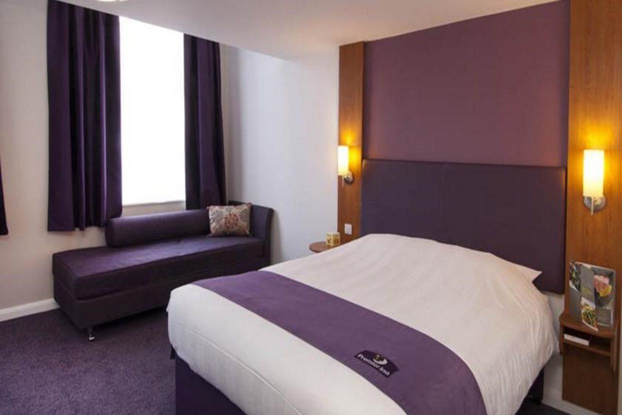 Premier Inn 머티르티드필 외부 사진